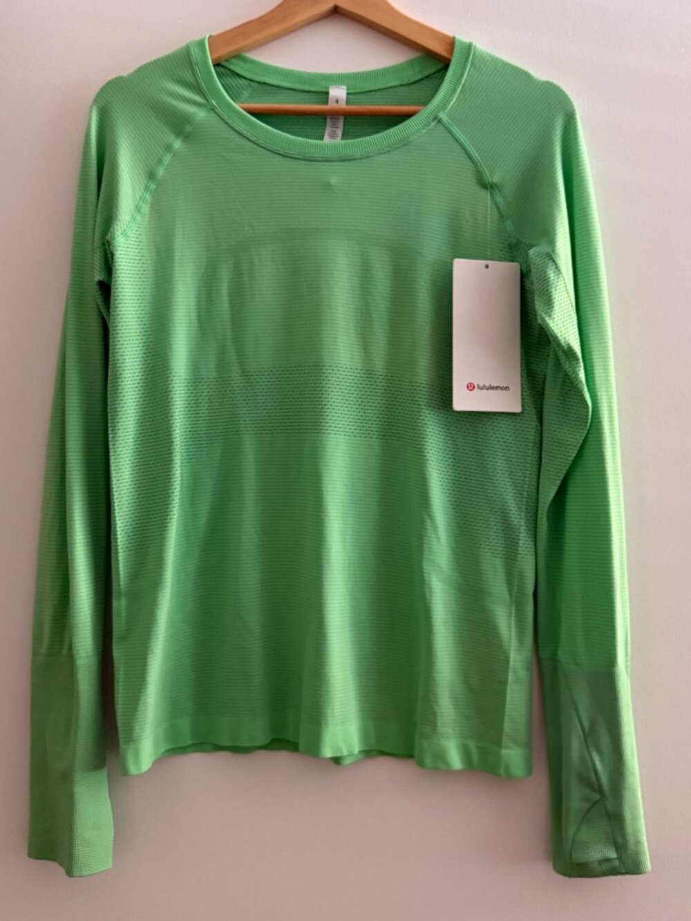 Lululemon Women's Swiftly Long Sleeved Top Size 8 Green NWT